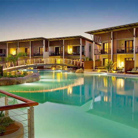 Mindil Beach Casino Resort Darwin Esterno foto The swimming pool at the resort